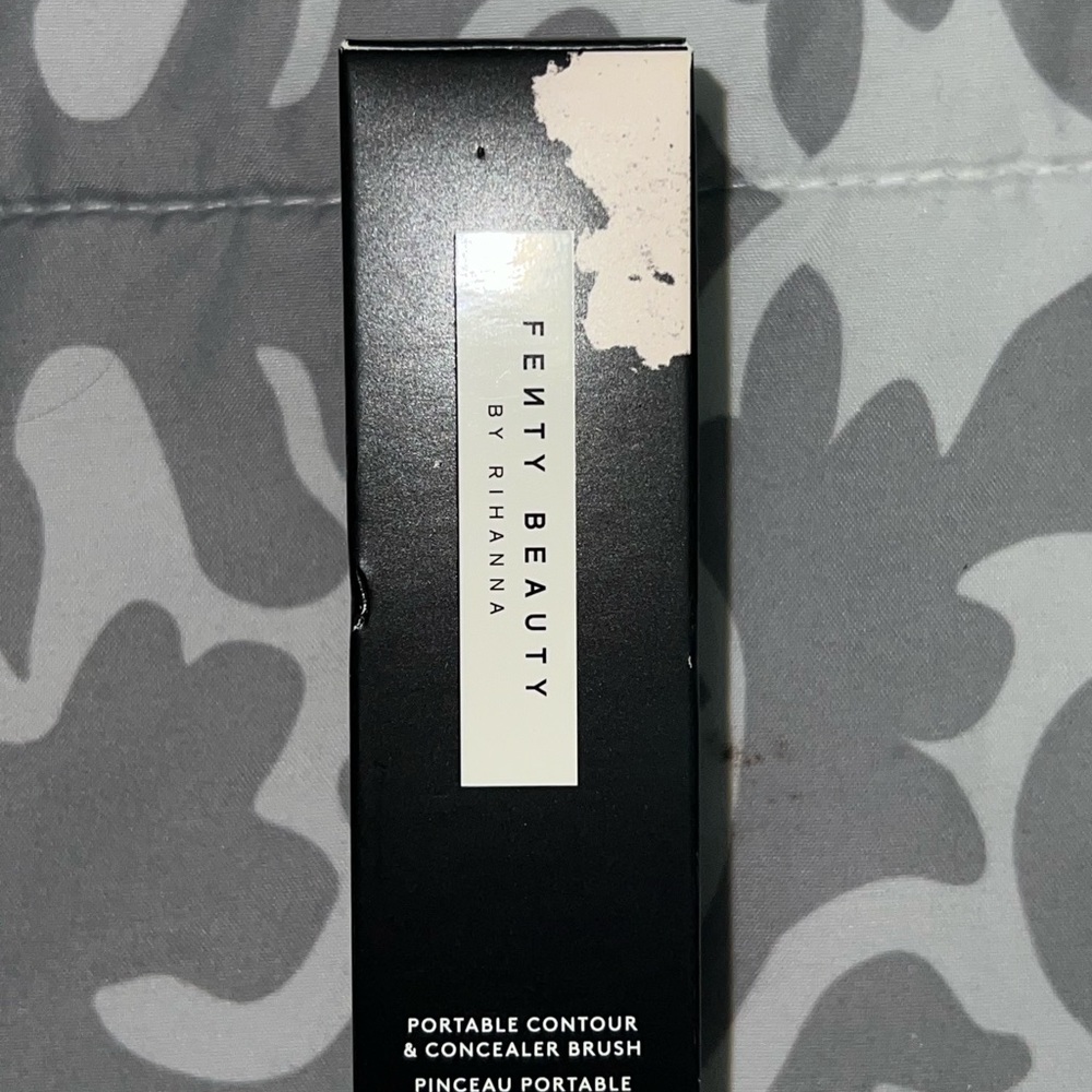 Fenty Beauty Portable Contour & Concealer Brush